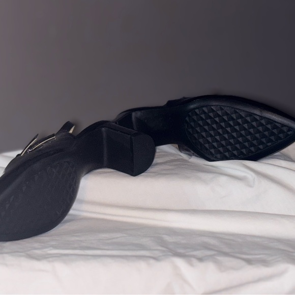 Chic Black Patent Leather Slingback Heels - Picture 8 of 9